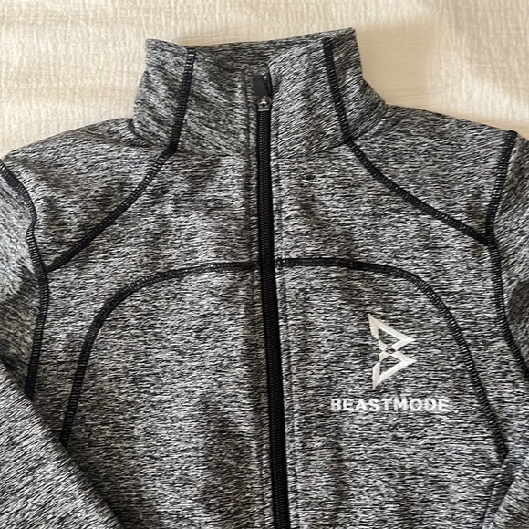 Beast Mode charcoal grey women’s full zip training jacket sz medium - Picture 2 of 5
